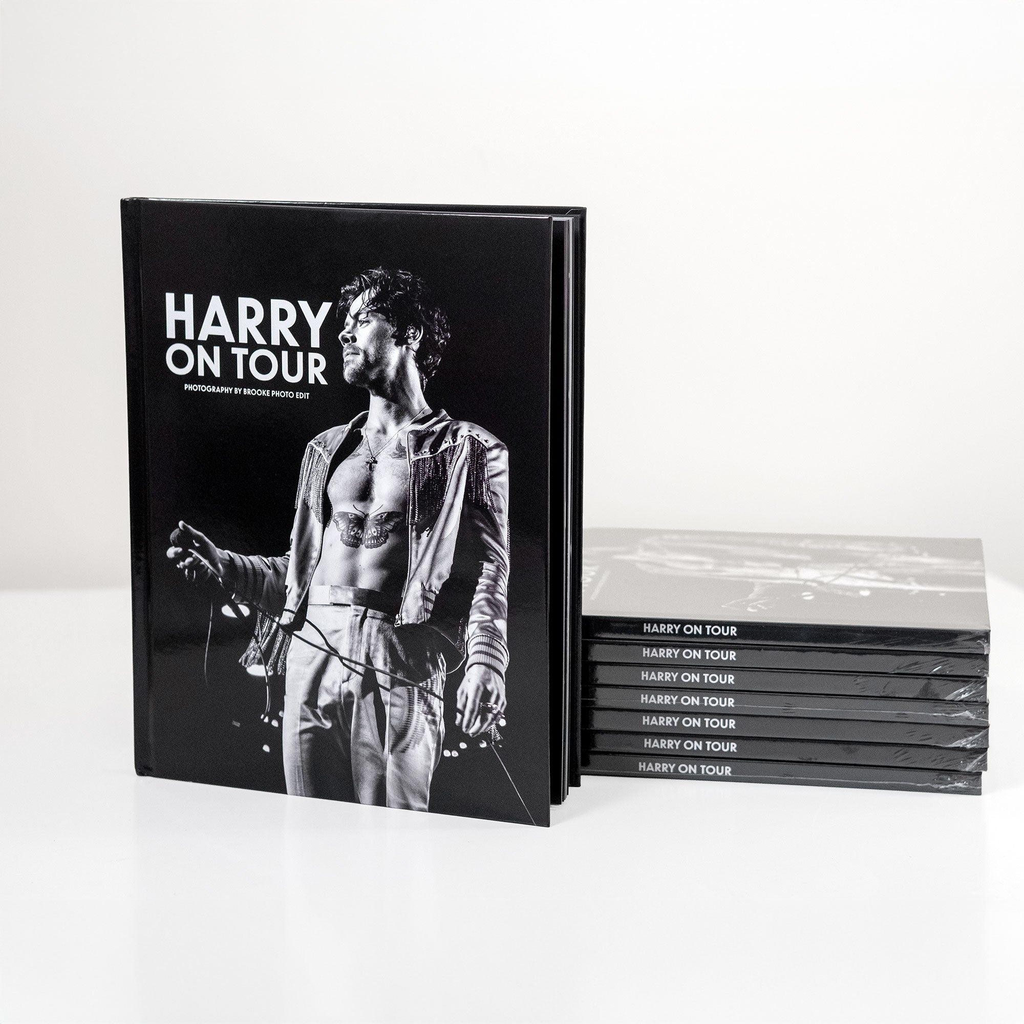 Harry On Tour – Harry Styles Photography Book 150+ Photos